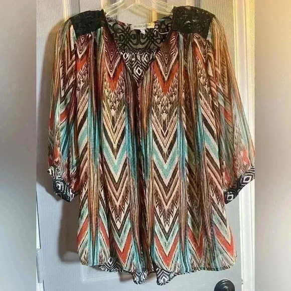 Figueroa & Flower top with Boho look colors are teal brown tan cream & rust Lg. - Picture 1 of 10